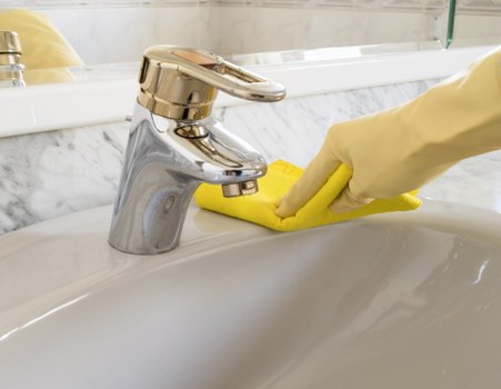Kitchen house cleaning routine with clean counters